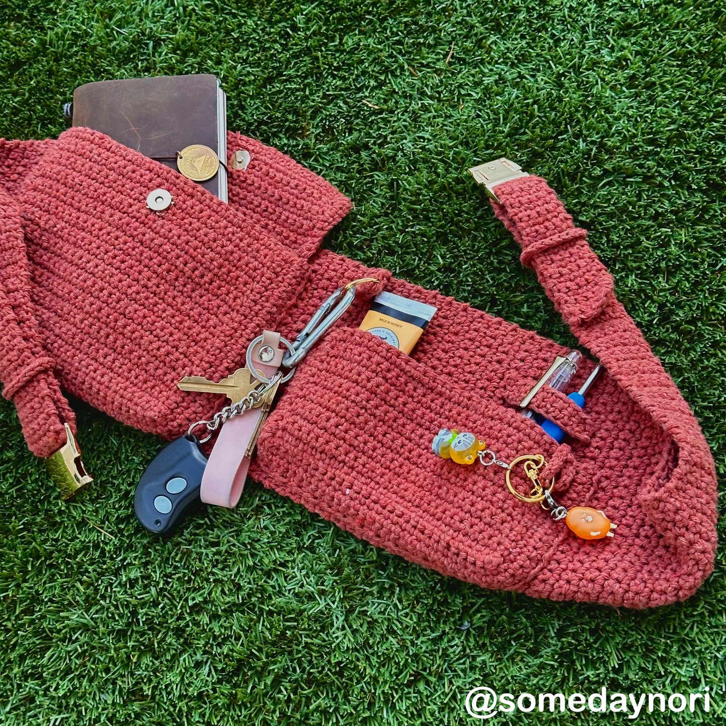 Loaded waistbelt-bag // crochet pattern